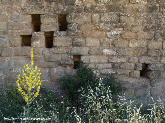 MURALLA: ORIFICIOS A BAJO NIVEL PARA EL VERTIDO DE LIQUIDOS INFLAMABLES O DE ALTAS TEMPERATURAS